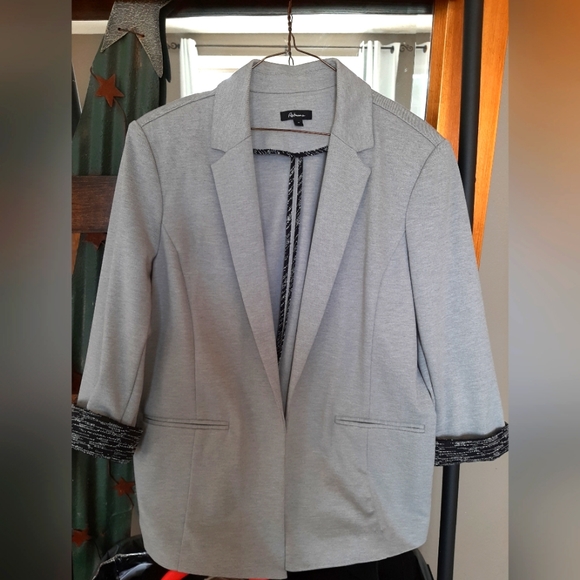 Reitmans Jackets & Blazers - Unstructured rolled cuff grey blazer with black and white cuffs